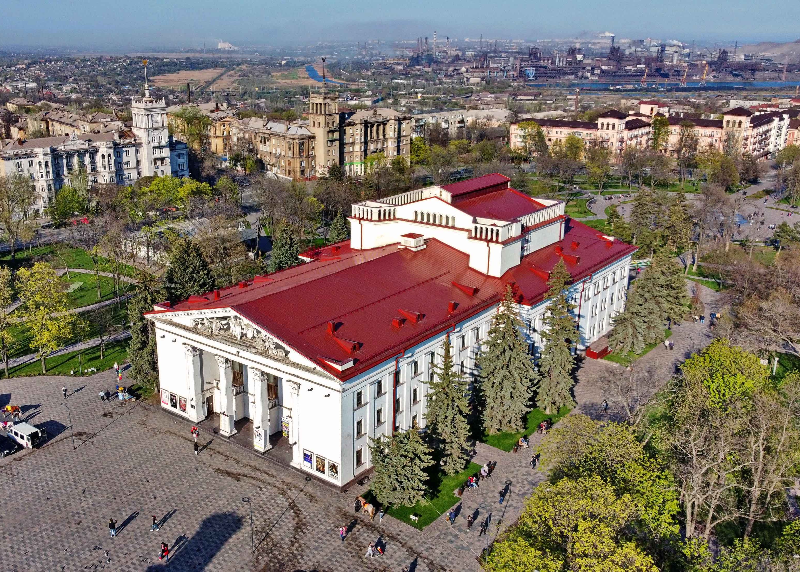 Реконструкція та реставрація драмтеатру у місті Маріуполь